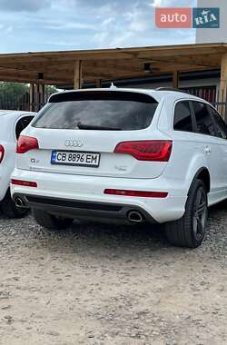 Внедорожник / Кроссовер Audi Q7 2014 в 