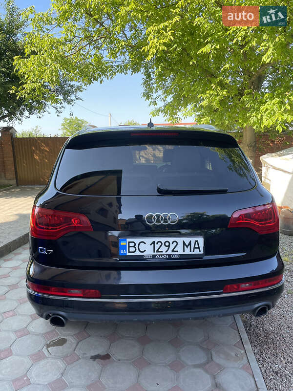 Позашляховик / Кросовер Audi Q7 2013 в Львові