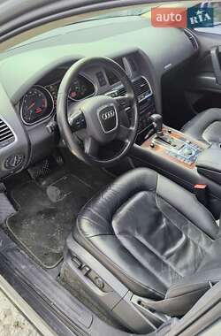 Внедорожник / Кроссовер Audi Q7 2007 в 