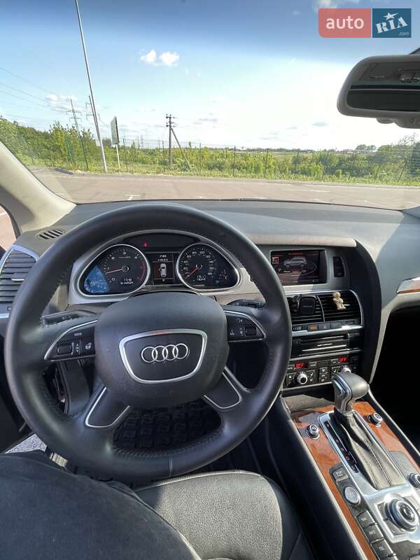 Позашляховик / Кросовер Audi Q7 2013 в Рівному