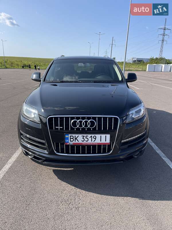 Позашляховик / Кросовер Audi Q7 2013 в Рівному