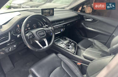 Внедорожник / Кроссовер Audi Q7 2017 в 