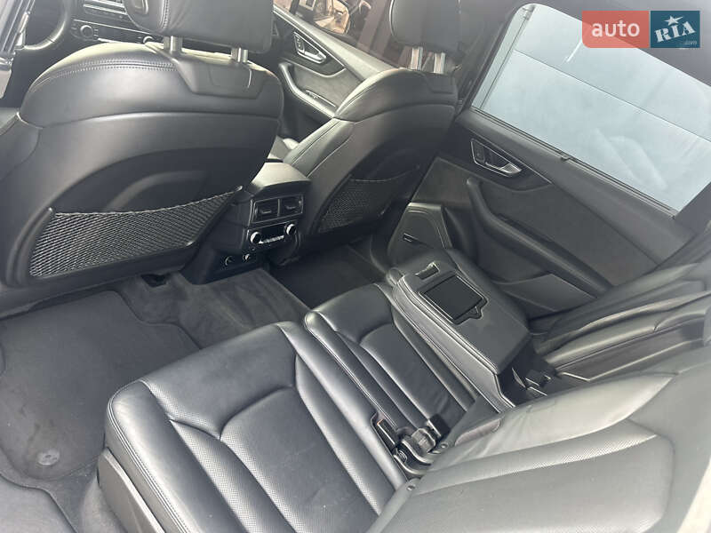 Внедорожник / Кроссовер Audi Q7 2017 в Ровно