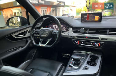 Позашляховик / Кросовер Audi Q7 2016 в 