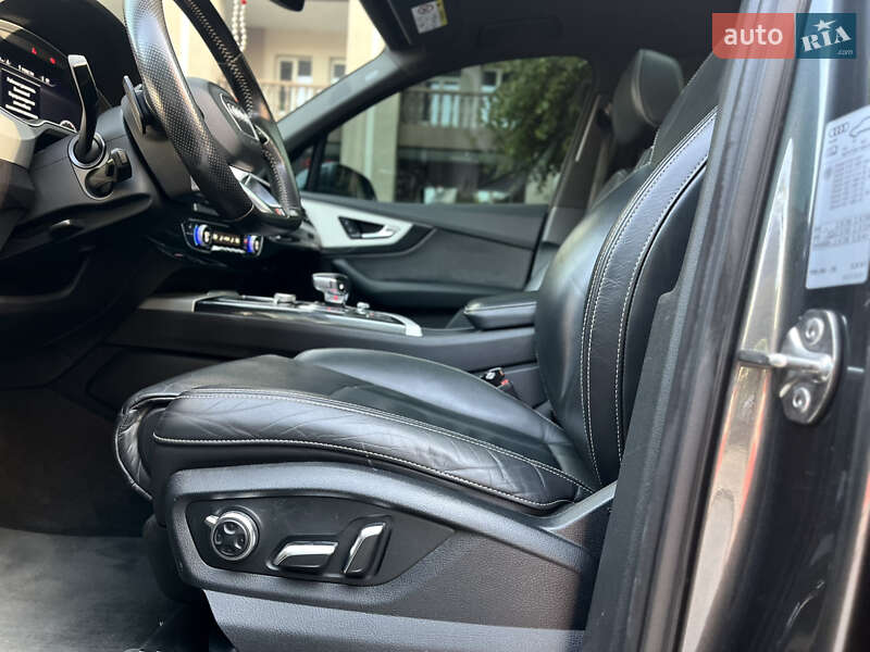 Внедорожник / Кроссовер Audi Q7 2016 в Виннице