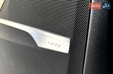Позашляховик / Кросовер Audi Q7 2016 в 