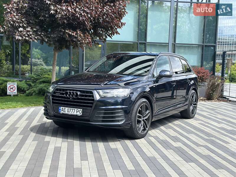 Внедорожник / Кроссовер Audi Q7 2017 в Киеве