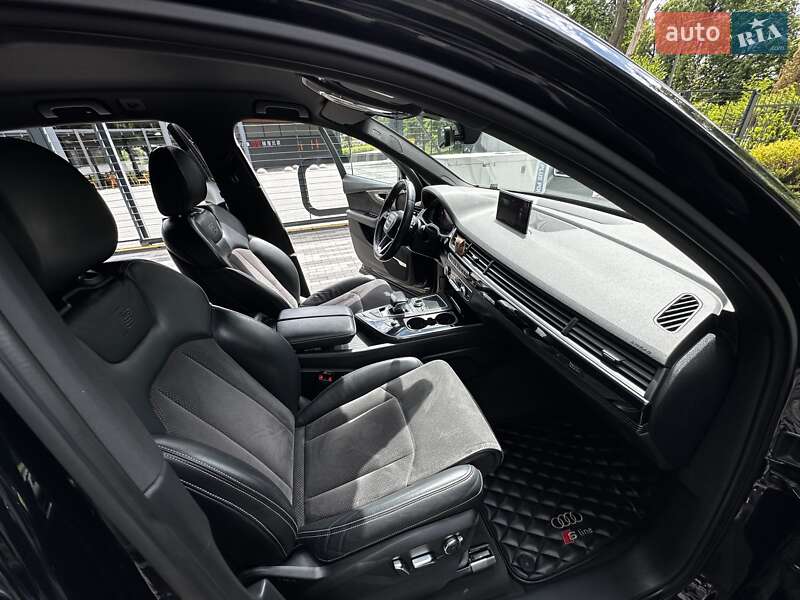 Внедорожник / Кроссовер Audi Q7 2017 в Киеве