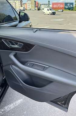 Внедорожник / Кроссовер Audi Q7 2023 в 