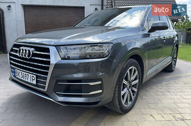 Внедорожник / Кроссовер Audi Q7 2016 в 