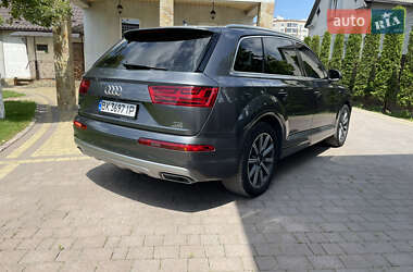 Внедорожник / Кроссовер Audi Q7 2016 в 