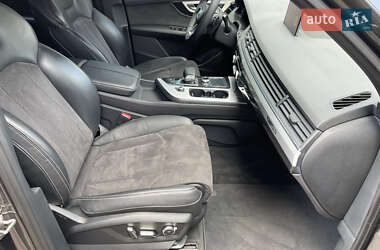 Внедорожник / Кроссовер Audi Q7 2016 в 