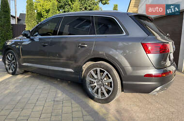 Внедорожник / Кроссовер Audi Q7 2016 в 