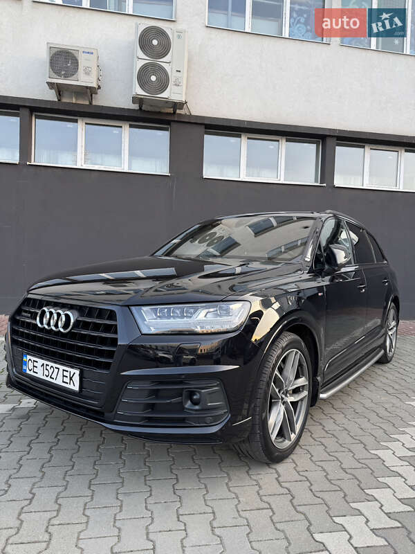 Позашляховик / Кросовер Audi Q7 2017 в 