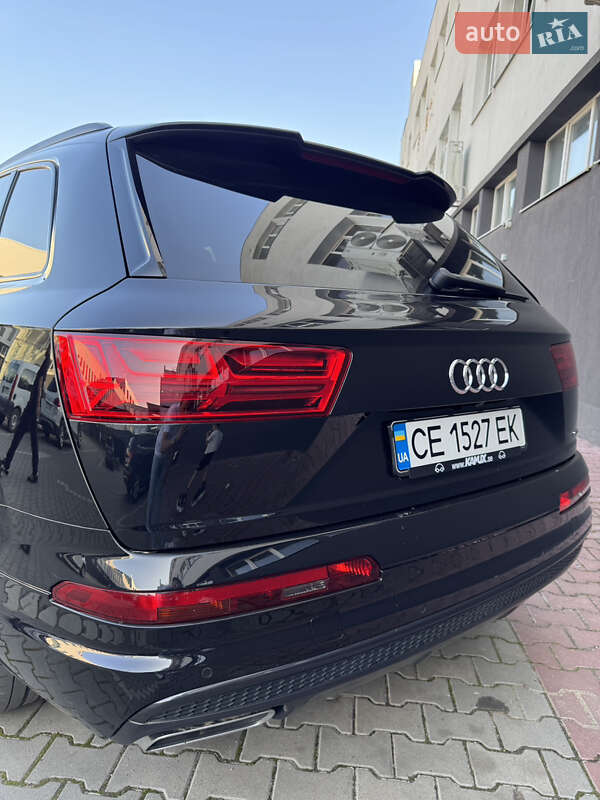 Внедорожник / Кроссовер Audi Q7 2017 в Черновцах