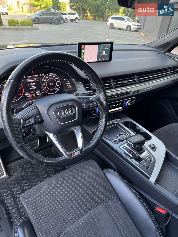Позашляховик / Кросовер Audi Q7 2017 в Чернівцях