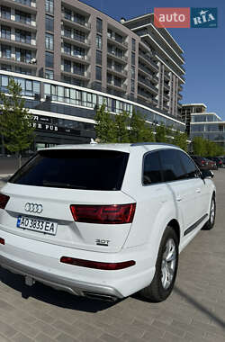 Позашляховик / Кросовер Audi Q7 2017 в 