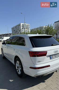 Позашляховик / Кросовер Audi Q7 2017 в 