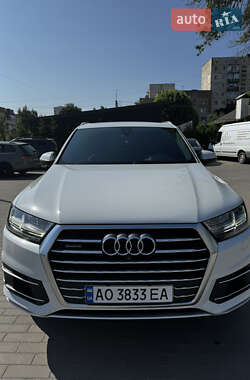Позашляховик / Кросовер Audi Q7 2017 в 