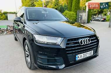 Внедорожник / Кроссовер Audi Q7 2015 в 