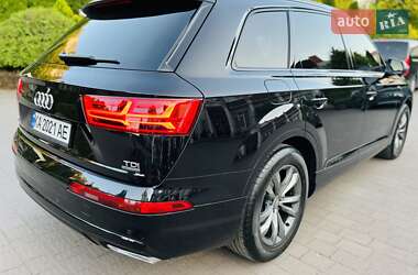 Внедорожник / Кроссовер Audi Q7 2015 в 