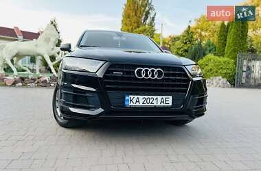 Внедорожник / Кроссовер Audi Q7 2015 в 