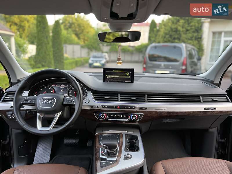 Позашляховик / Кросовер Audi Q7 2015 в Хмельницькому