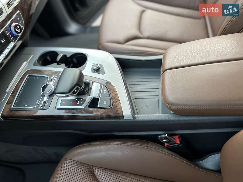 Позашляховик / Кросовер Audi Q7 2015 в Хмельницькому