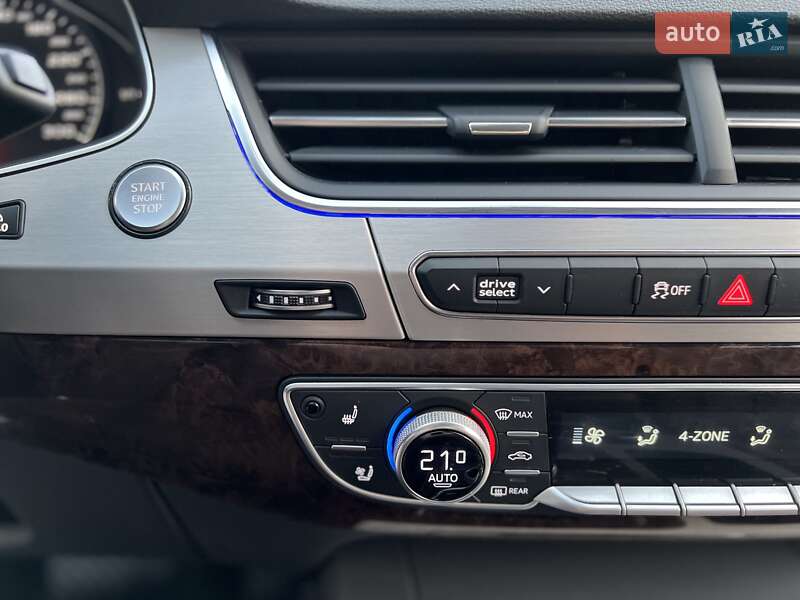 Позашляховик / Кросовер Audi Q7 2015 в Хмельницькому