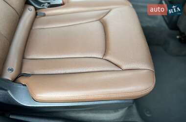 Внедорожник / Кроссовер Audi Q7 2015 в 