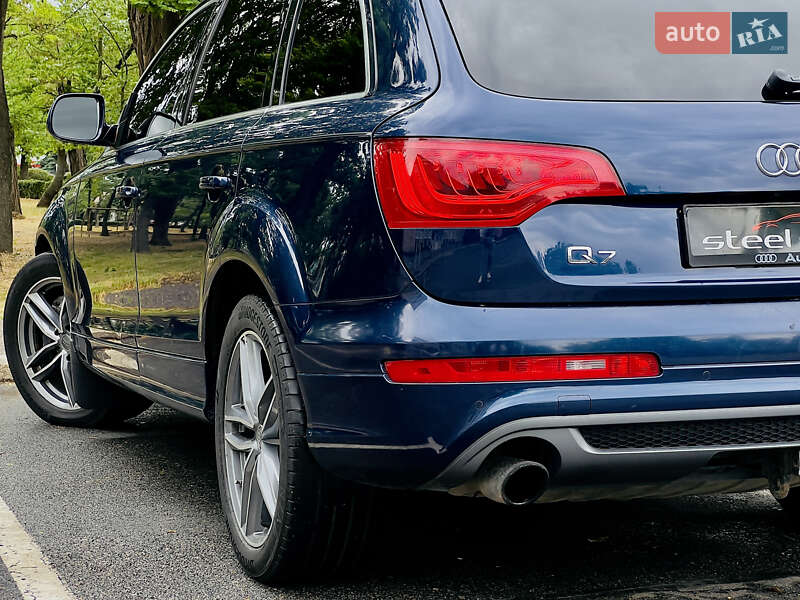 Позашляховик / Кросовер Audi Q7 2010 в Миколаєві