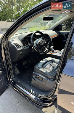 Внедорожник / Кроссовер Audi Q7 2013 в 