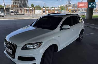 Позашляховик / Кросовер Audi Q7 2015 в 