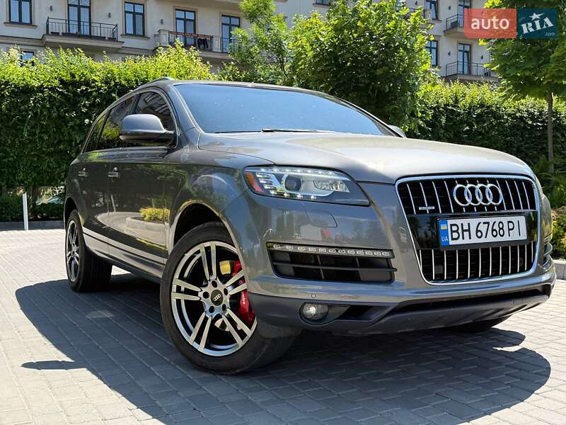 Внедорожник / Кроссовер Audi Q7 2012 в 