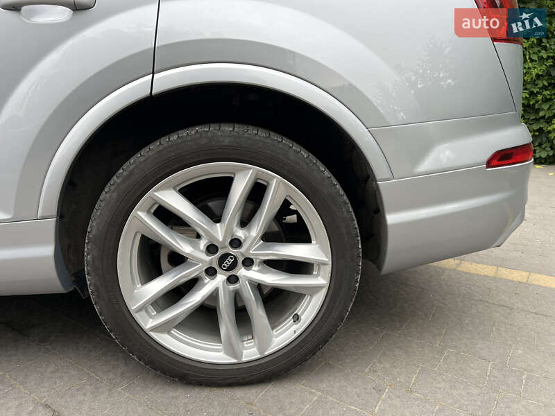 Позашляховик / Кросовер Audi Q7 2018 в Івано-Франківську