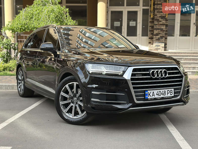 Позашляховик / Кросовер Audi Q7 2016 в Києві