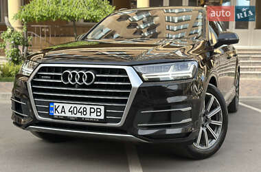 Внедорожник / Кроссовер Audi Q7 2016 в 