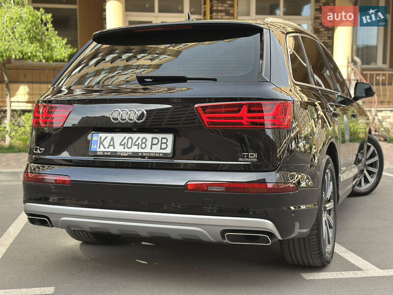 Позашляховик / Кросовер Audi Q7 2016 в Києві