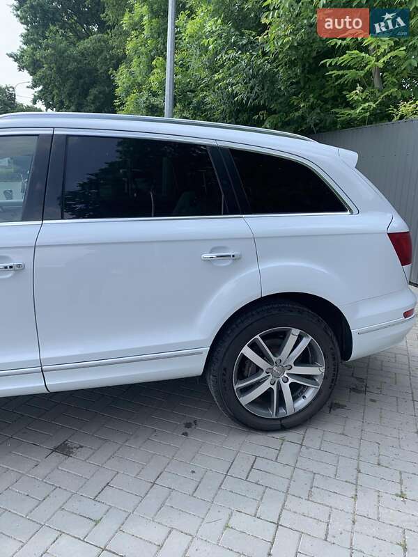 Позашляховик / Кросовер Audi Q7 2015 в Хмельницькому