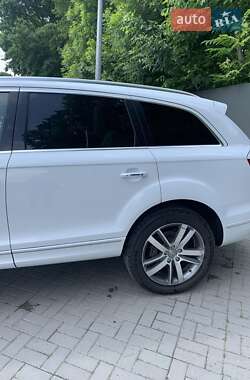 Внедорожник / Кроссовер Audi Q7 2015 в 