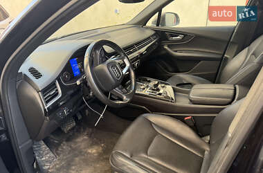 Позашляховик / Кросовер Audi Q7 2016 в 