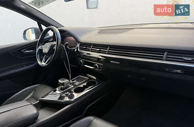 Позашляховик / Кросовер Audi Q7 2016 в 
