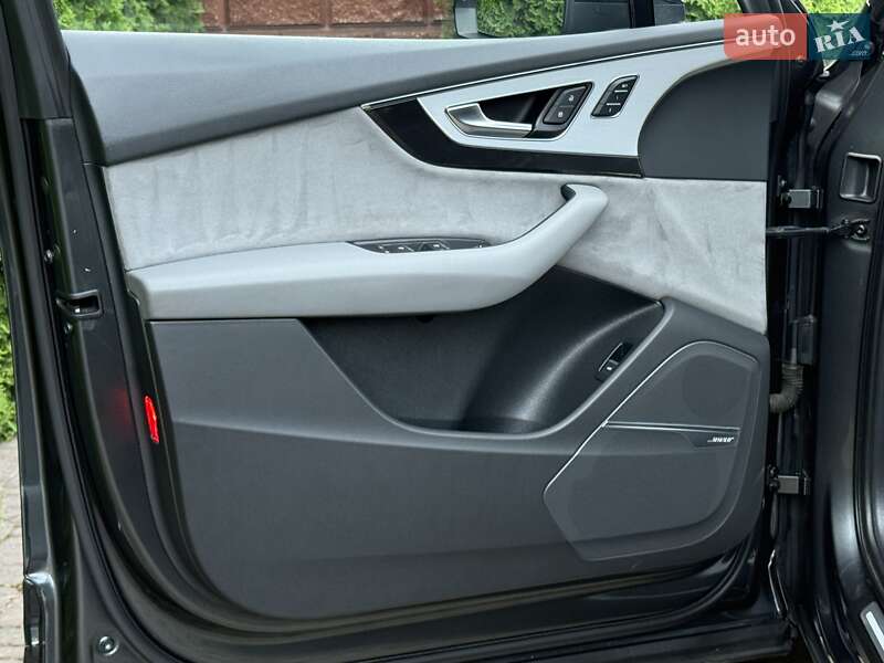 Внедорожник / Кроссовер Audi Q7 2017 в Ровно фото 2 Внедорожник / Кроссовер Audi Q7 2017 в Ровно