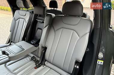 Внедорожник / Кроссовер Audi Q7 2017 в 