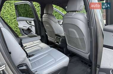 Внедорожник / Кроссовер Audi Q7 2017 в 