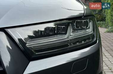 Внедорожник / Кроссовер Audi Q7 2017 в 