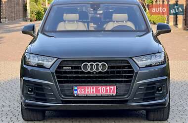 Внедорожник / Кроссовер Audi Q7 2017 в 