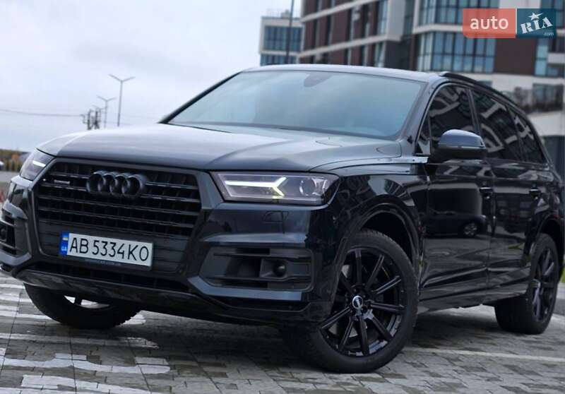 Внедорожник / Кроссовер Audi Q7 2016 в 
