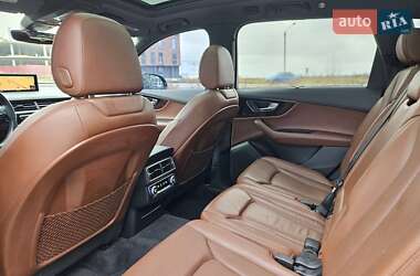 Внедорожник / Кроссовер Audi Q7 2016 в 