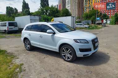 Внедорожник / Кроссовер Audi Q7 2012 в 